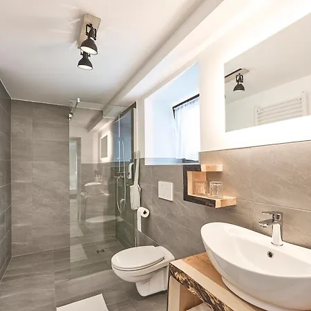 아파트 Gaestehaus Zeitraum 아드몬트